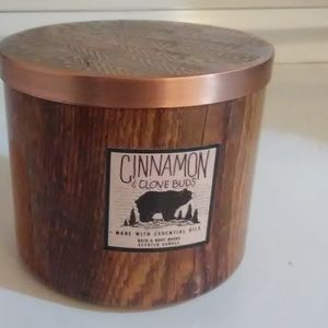 Bath& Body Works scented candle